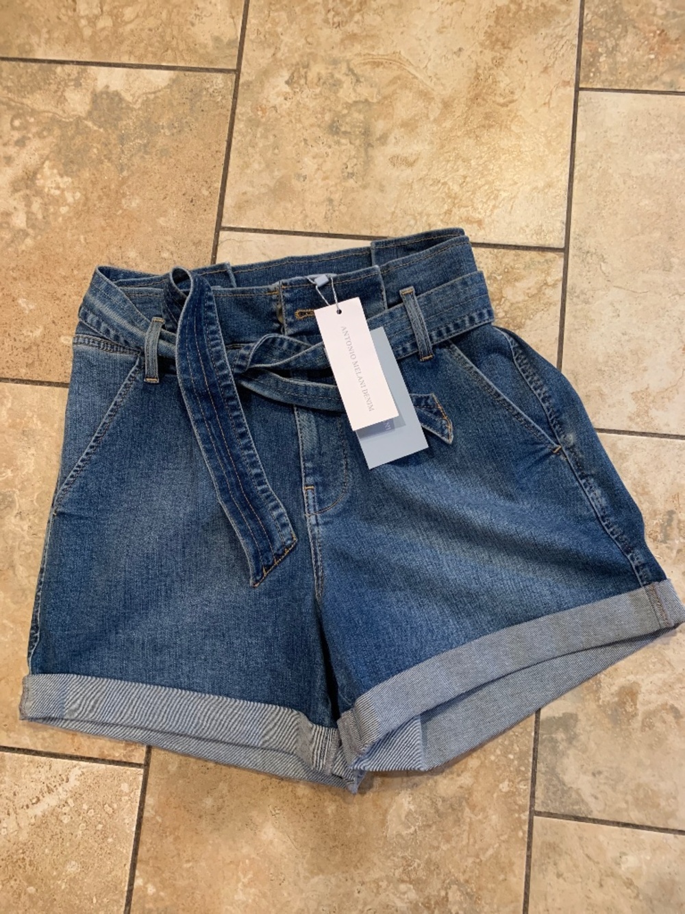 NWT Antonio Melani Denim Shorts, size 4
